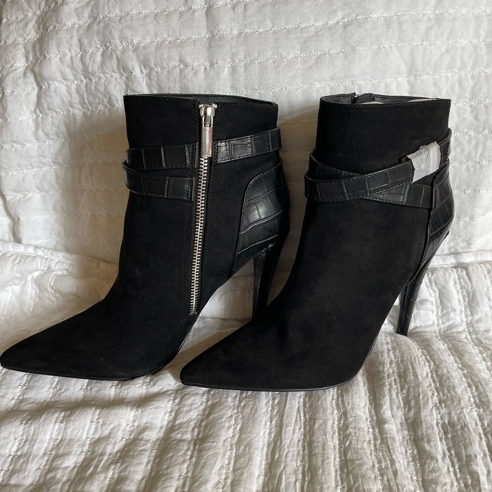 Ankle boots for women high heel pointed toe boots with zipper. New Size 8